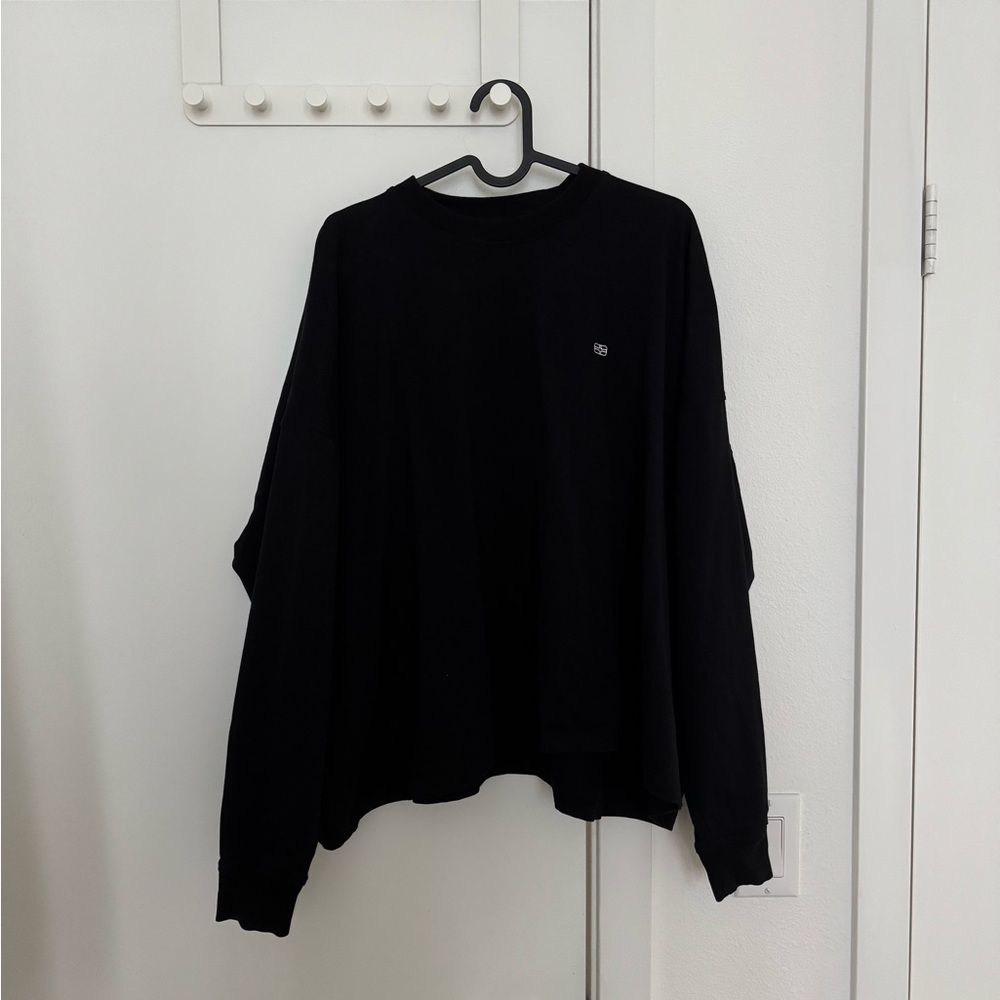 Casual Black Crewneck Sweatshirt